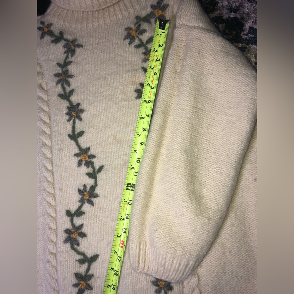Vintage Hand-knit Cable Knit Floral Embroidery Wool Sweater womens M/L - Picture 9 of 16